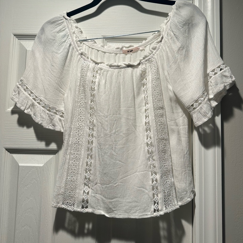 White Mi Ami flowy short sleeve blouse